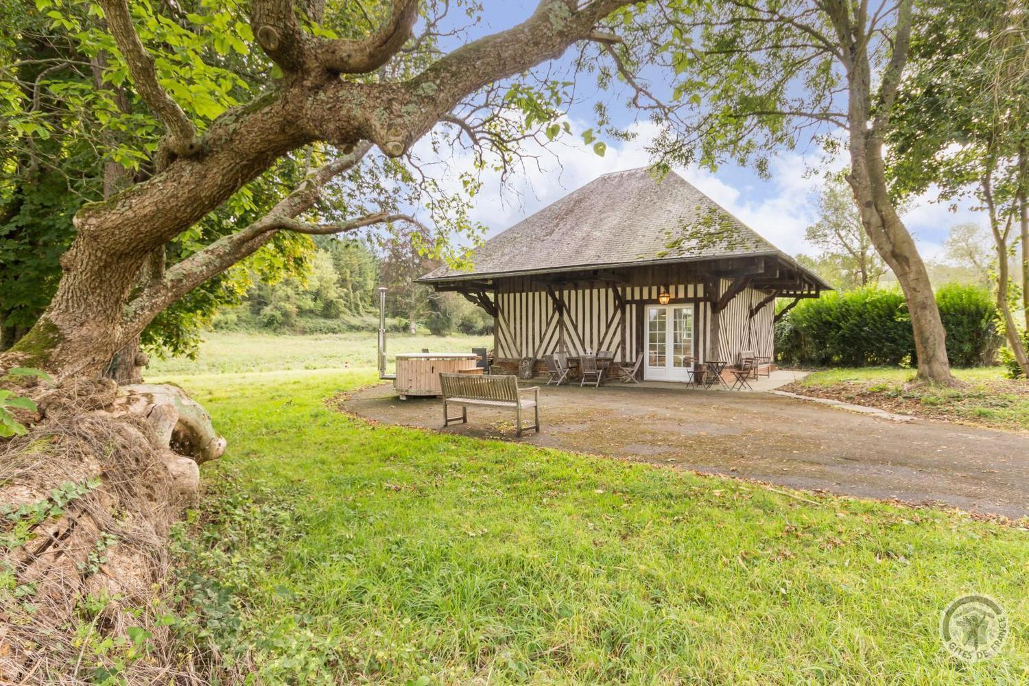 L'Atelier A L'Oree Des Bois Saint-Pierre-en-Auge Extérieur photo